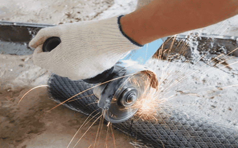PVC welded mesh cutting