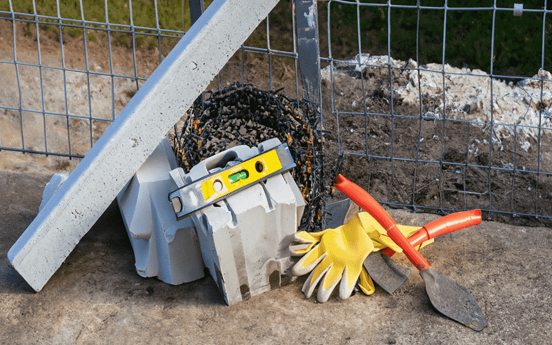 Twist Barbed Wire Fence Installation 3