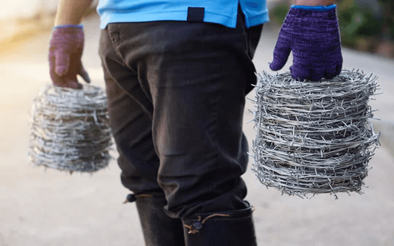 Twist Barbed Wire Fence Installation